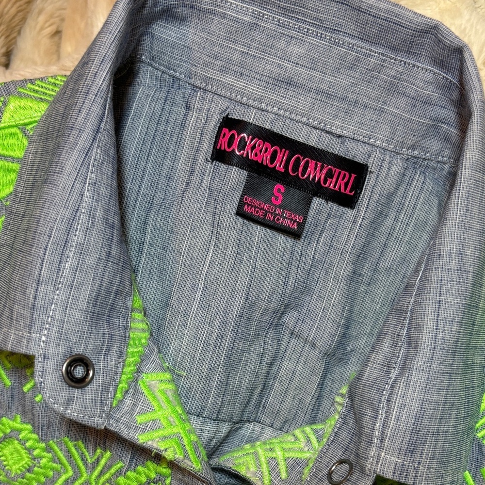 Rock & Roll Cowgirl Chambray button down Western Shirt, Rodeo, small - Picture 12 of 13